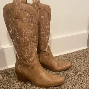 Tan Western-Style Women's Boots